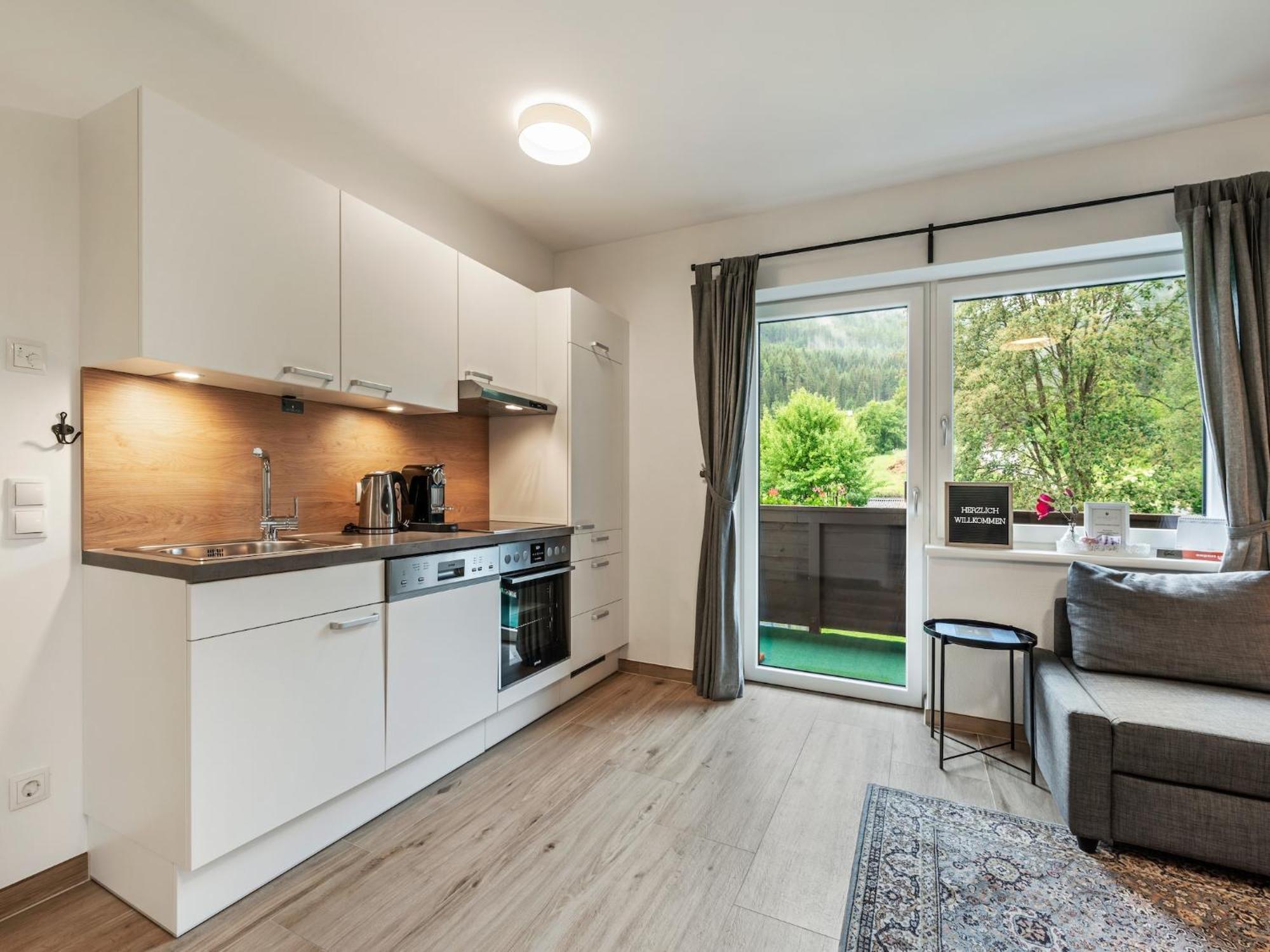 Spacious Apartment In Katschberg ザンクト・ミヒャエル・イム・ルンガウ エクステリア 写真